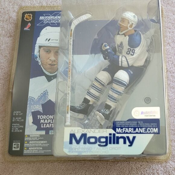 Alex Mogilny Toronto Maple Leafs NHL Mcfarlane Sportspicks Hockey Figure New - Picture 2 of 8